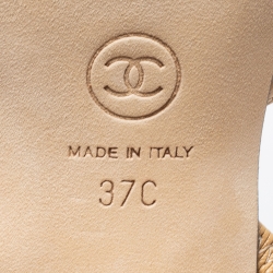 Pre Owned Chanel Beige/Black Leather And Fabric Cap Toe Slingback Sandals Size 37