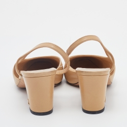 مملوكة مسبقًا Chanel Beige/Black Leather And Fabric CC Cap Toe Slingback Sandals Size 37