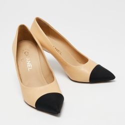 Pre Owned Chanel Beige/Black Leather And Canvas Faux Pearl Cap Toe Pointed Toe Pumps Size 38