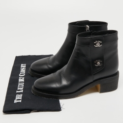 مملوكة مسبقًا Chanel Black Leather Ankle Boots Size 39