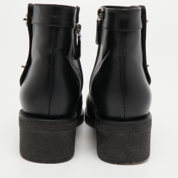 مملوكة مسبقًا Chanel Black Leather Ankle Boots Size 39