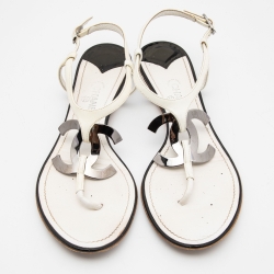 Chanel White/Black Patent Leather CC Thong Flat Sandals Size 39