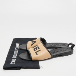 Pre Owned Chanel Black/Beige Leather Logo Slide Sandals Size 40.5