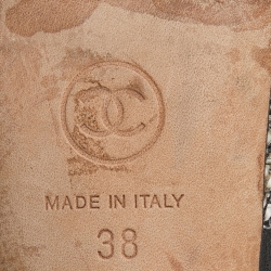 مملوكة مسبقًا Chanel Black/White Tweed and Leather CC Pearl Embellished Heel Mules Size 38