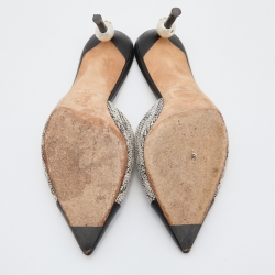 مملوكة مسبقًا Chanel Black/White Tweed and Leather CC Pearl Embellished Heel Mules Size 38