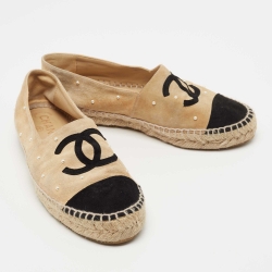 Pre Owned Chanel Beige/Black Suede CC Pearl Espadrille Flats Size 37