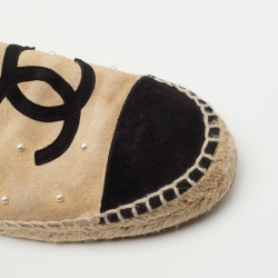 Pre Owned Chanel Beige/Black Suede CC Pearl Espadrille Flats Size 37