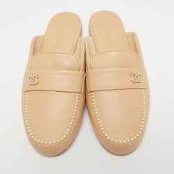 Chanel Beige Leather Interlocking CC Logo Mules Size 41