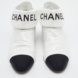 Chanel White/Black Patent Leather and Fabric Cap Toe Ankle Length Bots Size 39