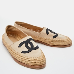Pre Owned Chanel Beige/Black Satin and Woven Raffia CC Espadrille Flats Size 39