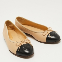 Pre Owned Chanel Beige/Black Leather CC Ballet Flats Size 36.5