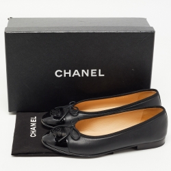 مملوكة مسبقًا Chanel Black Leather Bow CC Cap Toe Ballet Flats Size 36.5