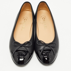 مملوكة مسبقًا Chanel Black Leather Bow CC Cap Toe Ballet Flats Size 36.5