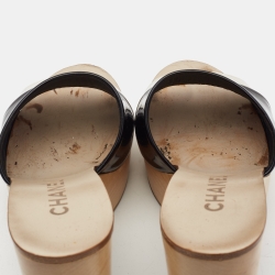 Pre Owned Chanel Cream/Blue Patent Leather CC Wooden Platform Clogs Sandals Size 37