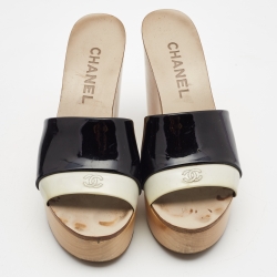 Pre Owned Chanel Cream/Blue Patent Leather CC Wooden Platform Clogs Sandals Size 37