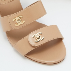 Pre Owned Chanel Beige Leather CC Turnlock Open Toe Sandals Size 40