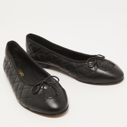 Pre Owned Chanel Black Leather CC Cap Toe Ballet Flats Size 40.5