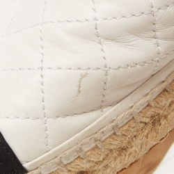 Chanel White/Black Quilted Leather Cap Toe Clogs Size 41