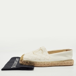Chanel White Canvas Interlocking CC Logo Espadrilles Loafers Size 39