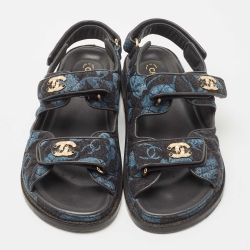 مملوكة مسبقًا Chanel Blue/Black Denim CC Dad Sandals Size 37
