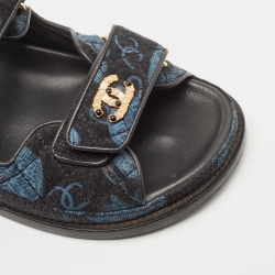 مملوكة مسبقًا Chanel Blue/Black Denim CC Dad Sandals Size 37