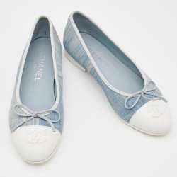 Pre Owned Chanel Blue/White Canvas and Leather Bow CC Cap Toe Ballet Flats Size 37