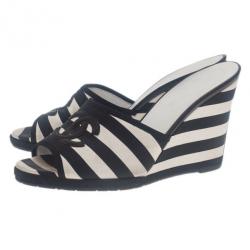 مملوكة مسبقًا Chanel Black and White Striped Canvas Wedge Slides Size 38