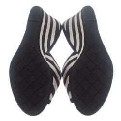 مملوكة مسبقًا Chanel Black and White Striped Canvas Wedge Slides Size 38