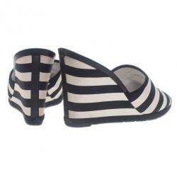 مملوكة مسبقًا Chanel Black and White Striped Canvas Wedge Slides Size 38