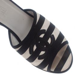 مملوكة مسبقًا Chanel Black and White Striped Canvas Wedge Slides Size 38