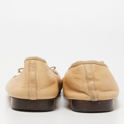 مملوكة مسبقًا Chanel Black/Beige Leather CC Ballet Flats Size 42