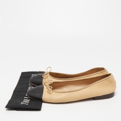 مملوكة مسبقًا Chanel Black/Beige Leather CC Ballet Flats Size 42