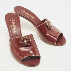 Chanel Burgundy Patent Leather Flower Embellished Slide Sandals Size 39