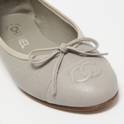 Pre Owned Chanel Grey Leather CC Ballet Flats Size 36.5