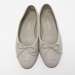 Pre Owned Chanel Grey Leather CC Ballet Flats Size 36.5