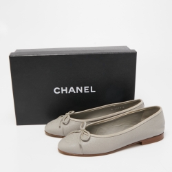 Pre Owned Chanel Grey Leather CC Ballet Flats Size 36.5