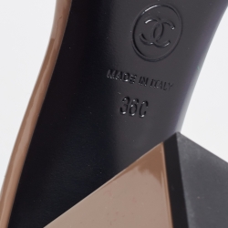 مملوكة مسبقًا Chanel Beige Patent Leather CC Slide Sandals Size 36