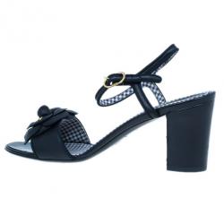 مملوكة مسبقًا صندل شانيل جلد كاميلا أسود مقاس 39