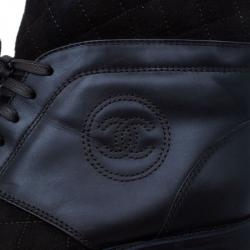 مملوكة مسبقًا Chanel Brown Suede and Leather Ankle Boots Size 39