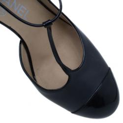 مملوكة مسبقًا حذاء شانيل CC سير حرف T جلد أسود مقاس 39