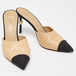 Chanel Beige/Black Leather and Canvas CC Faux Pearl Embellished Heel Slip On Mules Size 38.5