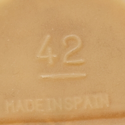 مملوكة مسبقًا Chanel Beige/Black Leather  CC Cap Toe Espadrille Flats Size 42