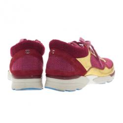 مملوكة مسبقًا حذاء رياضي خفيف شانيل جلد وتويد مقاس 40