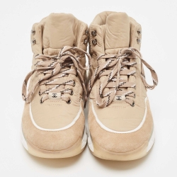 مملوكة مسبقًا Chanel Beige Suede and Fabric CC High Top Sneakers Size 42