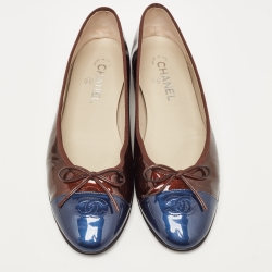 Pre Owned Chanel Brown/Navy Blue Patent CC Cap Toe Ballet Flats Size 42 