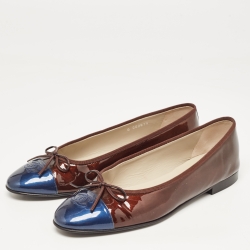Pre Owned Chanel Brown/Navy Blue Patent CC Cap Toe Ballet Flats Size 42 