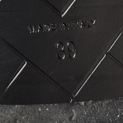 مملوكة مسبقًا Chanel Black Quilted Leather CC Interlocking Logo Slip On Loafers Size 39