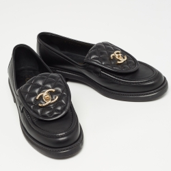 مملوكة مسبقًا Chanel Black Quilted Leather CC Interlocking Logo Slip On Loafers Size 39