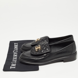 مملوكة مسبقًا Chanel Black Quilted Leather CC Interlocking Logo Slip On Loafers Size 39