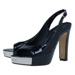 Pre Owned صندل شانيل أسود لامع بفتحة أمامية للأصبع وفتحة خلفية للكعب مقاس 38